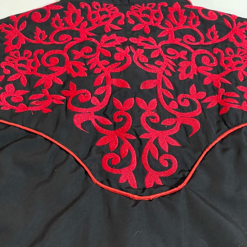 AMERICAN WEST RED & BLACK EMBROIDERED RODEO SHIRT SZ LG EUC - Picture 4 of 13